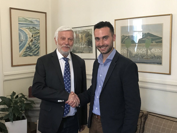 Την υποψηφιότητα του Φώτη Δούγκα ανακοίνωσε ο Πέτρος Τατούλης