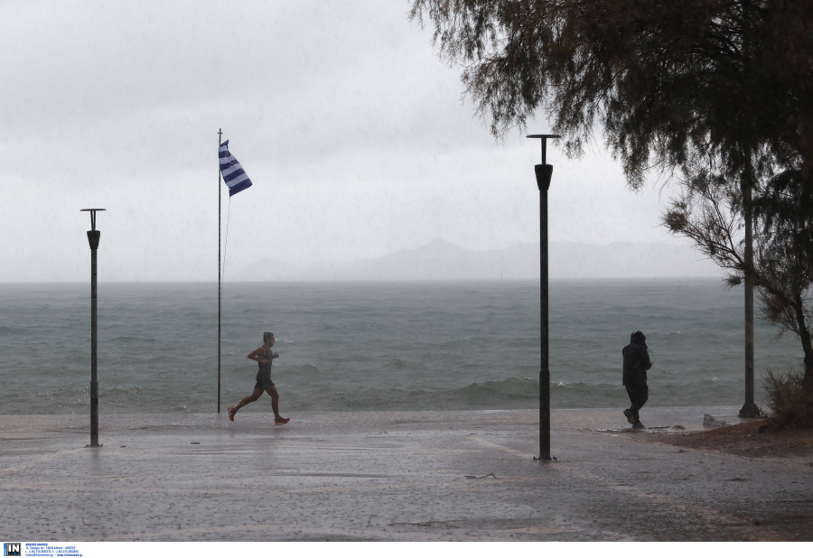 Κακοκαιρία Daniel: Περνάει... ξυστά από την Αττική, «φθινοπωρινή βροχή» λέει ο Τσατραφύλλιας στο Dnews
