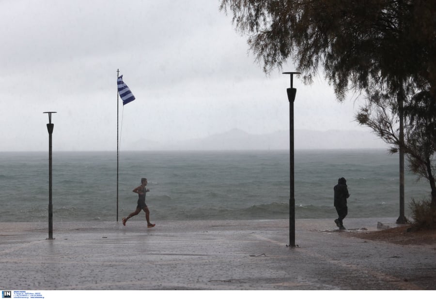 Κακοκαιρία Daniel: Περνάει… ξυστά από την Αττική, «φθινοπωρινή βροχή» λέει ο Τσατραφύλλιας στο Dnews