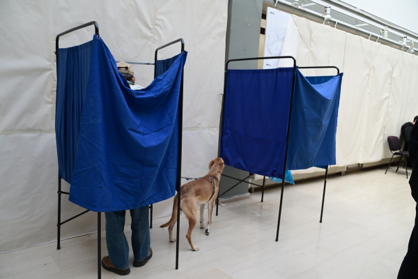 Ξεκινούν οι «πολεμικές» δημοσκοπήσεις