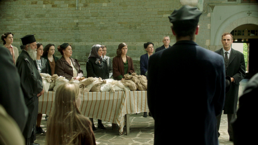 «Άγιος Παΐσιος - Από τα Φάρασα στον Ουρανό»: Ο Παΐσιος βρίσκει σε μια σπηλιά ένα ορφανό παιδί