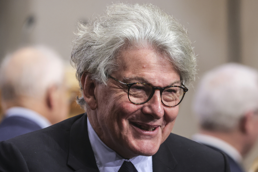 Νέα επίθεση Τραμπ στους Ευρωπαίους: Απαγορεύει την είσοδο στις ΗΠΑ στον πρώην επίτροπο Μπρετόν