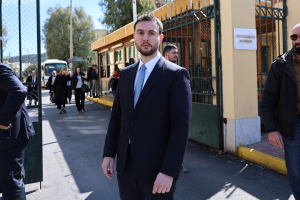 Ποινή φυλάκισης 5 ετών, με αναστολή στον ανεξάρτητο βουλευτή Κωνσταντίνο Φλώρο