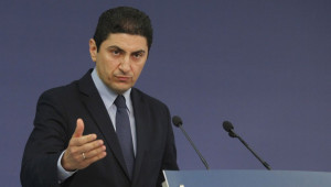 Αυγενάκης: Η χώρα έχει δύο υπουργούς Εξωτερικών και δύο προϋπολογισμούς