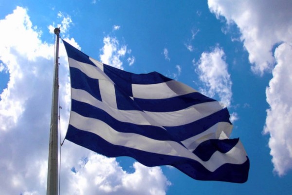 Έπαρση σημαίας 350 τετραγωνικών μέτρων (vid)