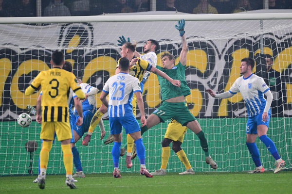 AEK - Κραϊόβα: 3-2 με λυτρωτή τον Κουτέσα (90+8) και πέναλτι με τον Γιόβιτς στο 90+15