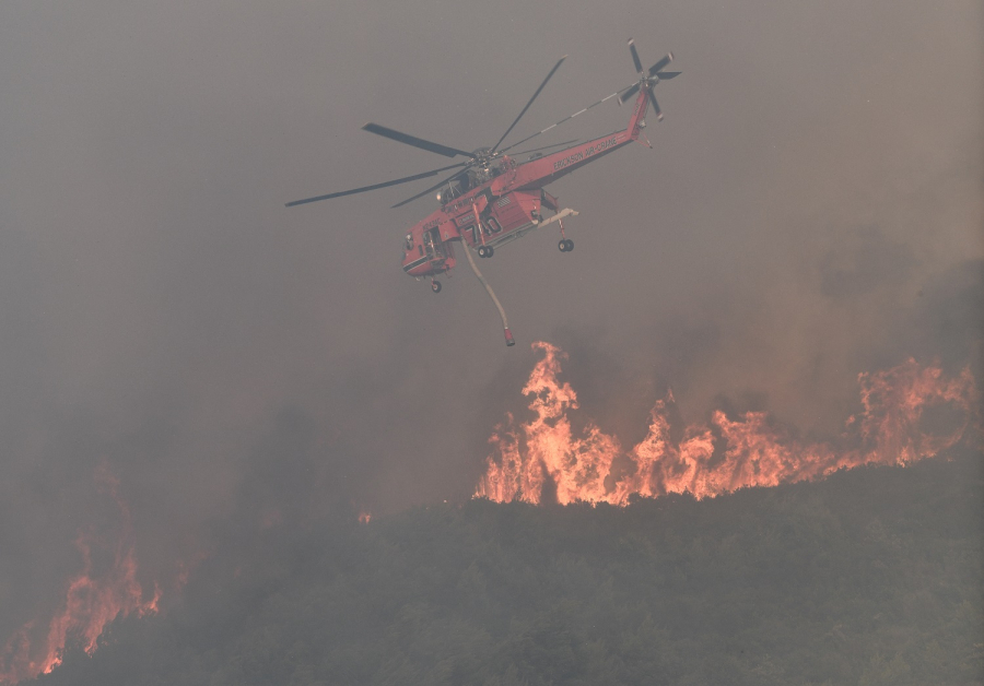 Φωτιά στον Έβρο: Κάηκε κομμάτι του μικρού πυρήνα στο δάσος Δαδιάς, νέο μήνυμα 112 στη Λευκίμμη