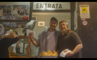 «Akis’ Food Tour»: Ποιος είναι ο επόμενος προορισμός του Άκη Πετρετζίκη;