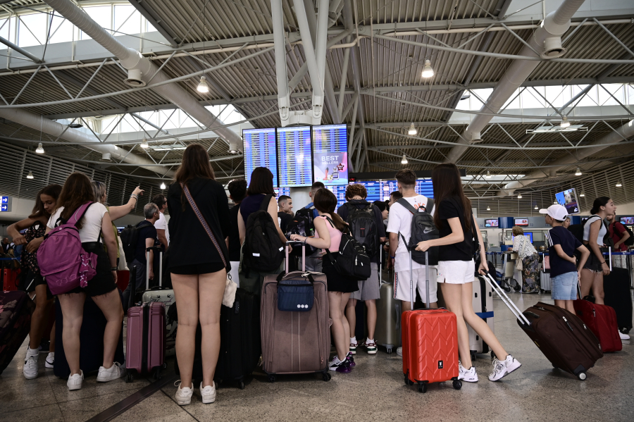 Συναγερμός στο Ελ. Βενιζέλος: Καπνός στο πιλοτήριο αεροσκάφους