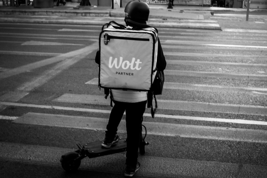 Η Wolt «φτιάχνει» το δικό της «καλάθι νοικοκυριού»