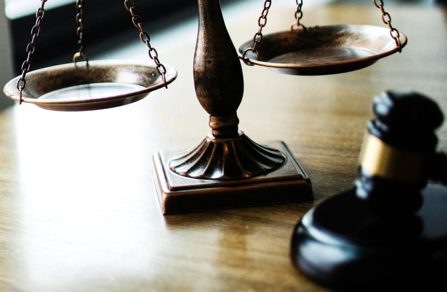 Νόμος του κράτους οι αλλαγές στον Ποινικό Κώδικα: Οι τροπολογίες και οι κυβερνητικές οπισθοχωρήσεις της τελευταίας στιγμής