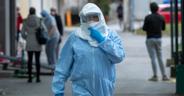 Βρέφος 13 ημερών πέθανε από κορονοϊό στη Βρετανία