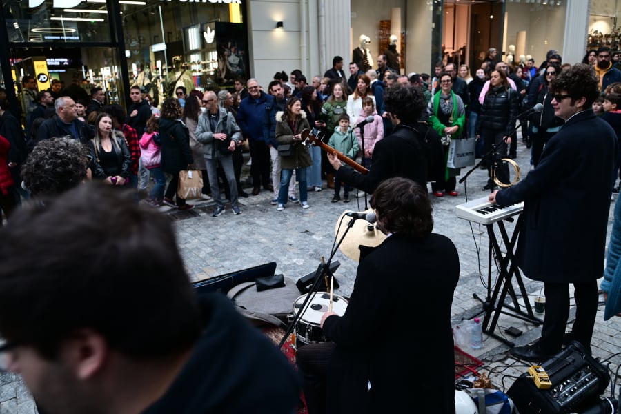 «Ουραγός» η Ελλάδα στο κατά κεφαλήν εισόδημα: Ξανά στον «πάτο» της Ευρώπης, κυνηγάμε ακόμα το 2010