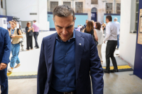 Tsipras Positions Himself as Alternative to Mitsotakis With Focus on Integrity and Living Costs