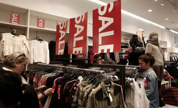 Αγίου Πνεύματος: Κλειστά τα καταστήματα στη Θεσσαλονίκη