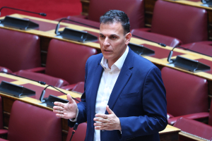 Καραμέρος: Το ΠΑΣΟΚ υποδύεται πολλές φορές την αξιωματική αντιπολίτευση – Κάποιοι είναι σε ανοιχτή γραμμή με το Μαξίμου