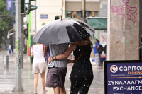 Έκτακτο δελτίο καιρού: Πού θα είναι έντονα τα φαινόμενα, σφοδρή καταιγίδα τώρα στην Αθήνα