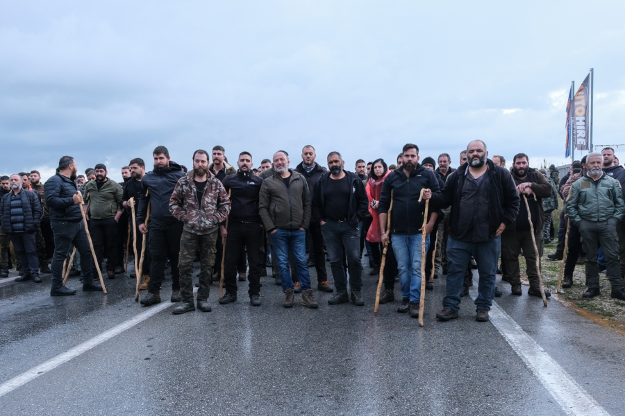 Ούτε βήμα πίσω οι αγρότες: Σκληραίνουν τη στάση τους - Τα μπλόκα σε όλη τη χώρα (Χάρτης)