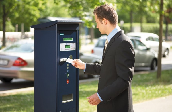 Έρχονται παρκόμετρα στην Γλυφάδα