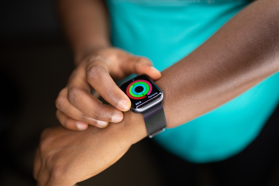 Οι φορητοί fitness trackers πιθανώς επηρεάζουν τους βηματοδότες