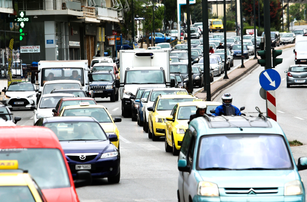 Στο «κόκκινο» η κίνηση στον Κηφισό, Κηφισίας, Μεσογείων και Αττική Οδό