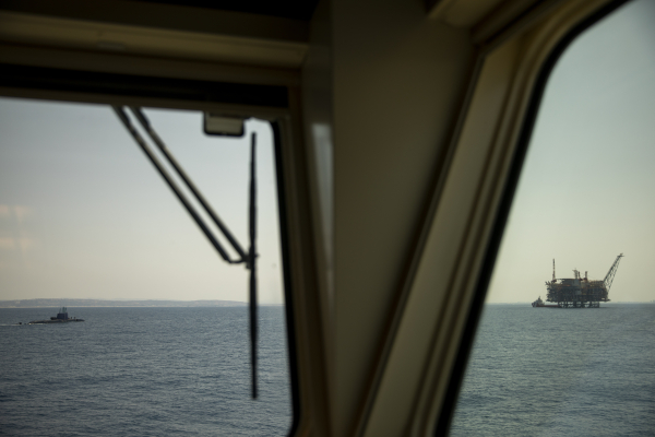 Reuters: Το Ιράν ζήτησε από τους Χούθι να κλείσουν την πύλη της Ερυθράς Θάλασσας αν οι ΗΠΑ πλήξουν το ενεργειακό του δίκτυο