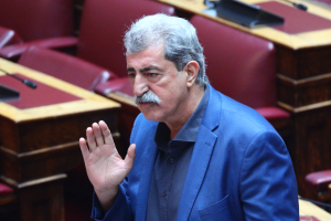 Το SMS του Πολάκη που διαφώνησε με τη διαγραφή του Παππά