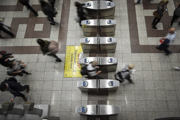 Με κινητό οι μετακινήσεις σε μετρό και λεωφορεία