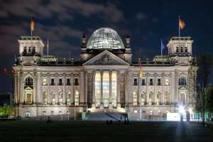 Bundesbank: Αυξάνεται το χάσμα μεταξύ πλουσίων και φτωχών στην Γερμανία