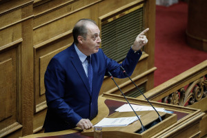 Βελόπουλος: «Επίθεση» κατά του Αντετοκούνμπο, «Έλληνας γεννιέσαι, δε γίνεσαι»