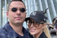 Κατερίνα Καινούργιου: Το χιουμοριστικό πανό στο εστιατόριο του συντρόφου της μετά την πρόταση γάμου