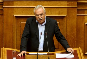 Βουλευτής ΣΥΡΙΖΑ: Δεν υπάρχουν κατασχέσεις αλλά αφαίρεση χρημάτων από λογαριασμούς