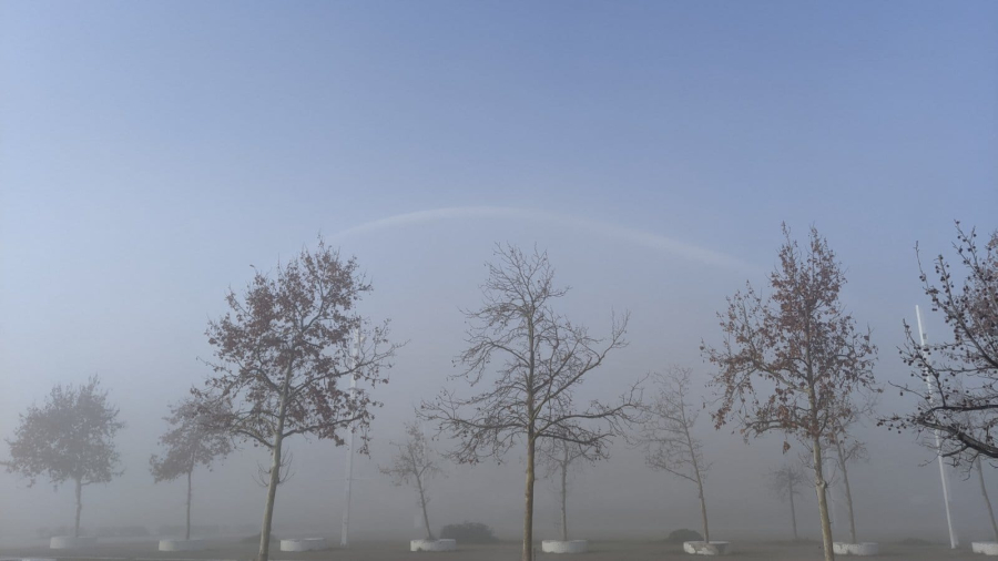 Η ομίχλη σκέπασε την Αθήνα - Απόκοσμες εικόνες στα βόρεια προάστια