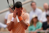 Νέα έκπληξη στο Roland Garros: Ο 19χρονος Φονσέκα απέκλεισε τον Τζόκοβιτς (Βίντεο)