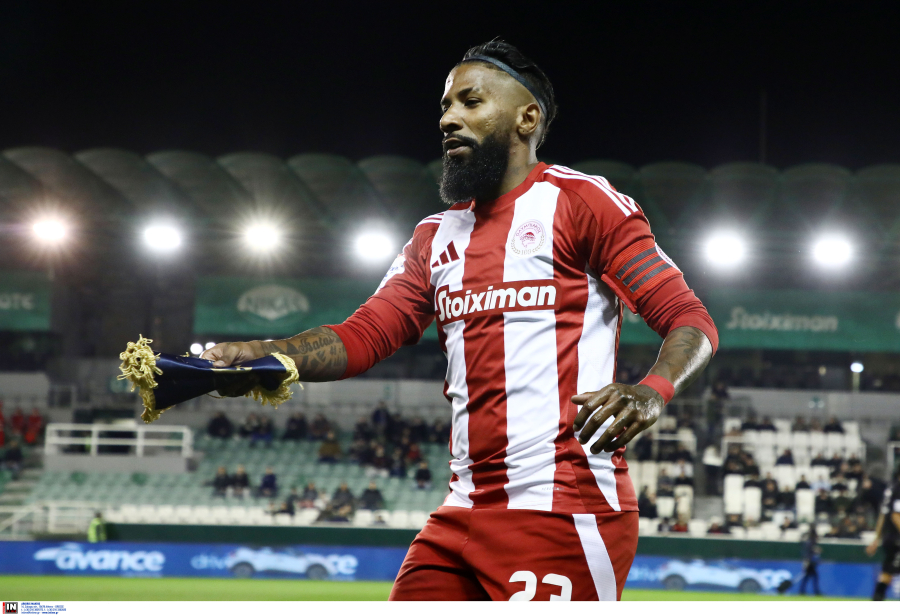 Φάρσα ΕΠΟΣ στον Ροντινέι, με φανέλα… Παναθηναϊκού! (video)