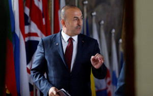 Τσαβούσογλου: Ξεκινήσαμε διάλογο με την Αθήνα - Τριμερής συνάντηση στο Βερολίνο με τη συμμετοχή Ελλάδας, Τουρκίας, Γερμανίας