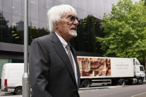 Μπέρνι Έκλστον: Ανακρίθηκε το πρώην «αφεντικό» της F1 - Καραμπίνα βρέθηκε στο ιδιωτικό αεροσκάφος του