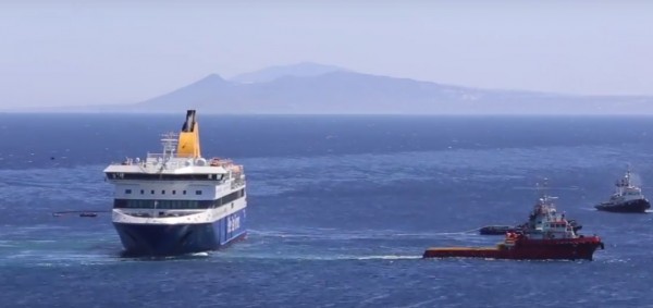 Συνεχίζεται η επιχείρηση αποκόλλησης του Blue Star Patmos