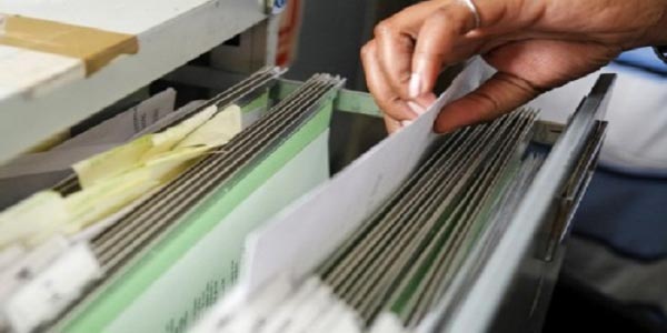 Δεν θα γίνουν οριζόντιες περικοπές στην τοπική αυτοδιοίκηση