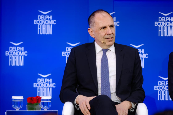 Γιώργος Γεραπετρίτης από Δελφούς: «Προτεραιότητα η διεύρυνση της Ευρωπαϊκής Ένωσης»