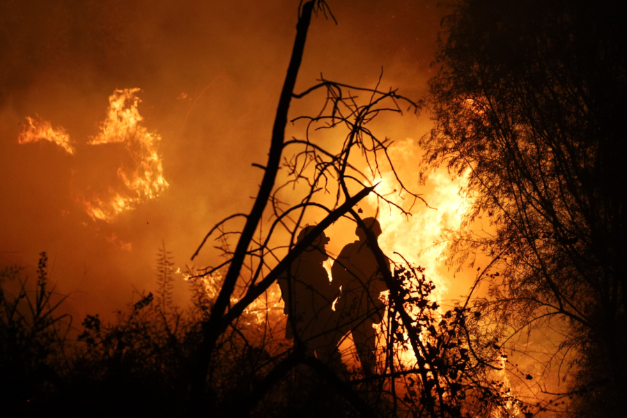 Ολονύχτια μάχη με τις φλόγες στην Πάτρα - Πύρινη λαίλαπα σε Χίο, Ζάκυνθο και Πρέβεζα