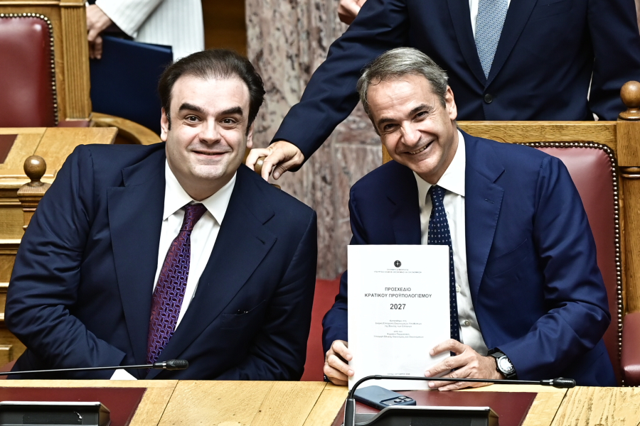 Προϋπολογισμός 2027: Στα 77,9 δισ. ευρώ τα φορολογικά έσοδα – Παραμένει βαριά η έμμεση φορολόγηση