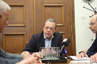 Φάμελλος: Πετάμε φθηνή πράσινη ενέργεια στα σκουπίδια (Βίντεο)