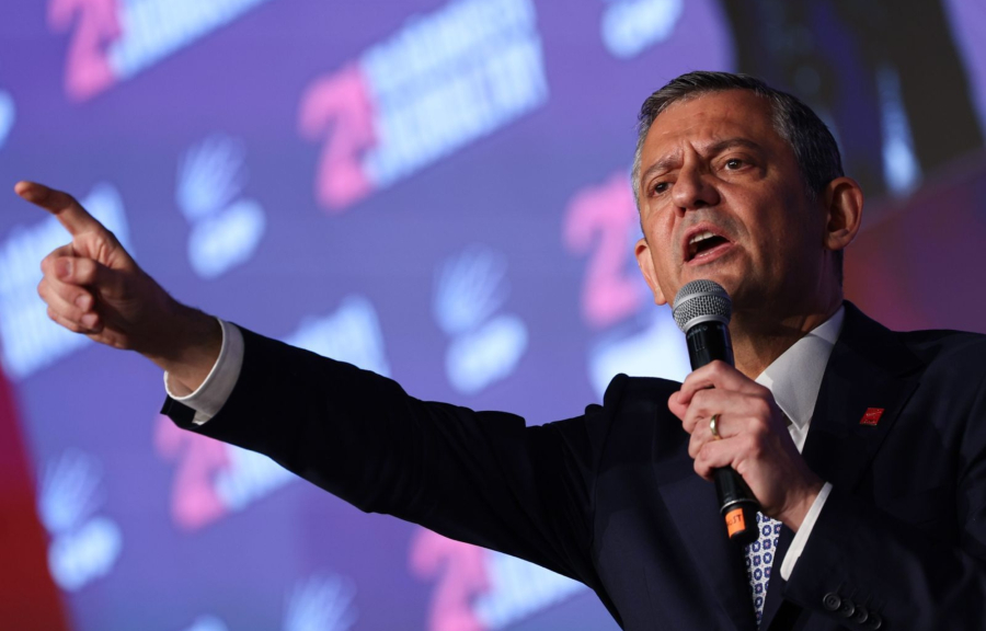 Ευθεία επίθεση Οζέλ σε Ερντογάν: Είναι «αρχηγός χούντας» που φοβάται τις εκλογές