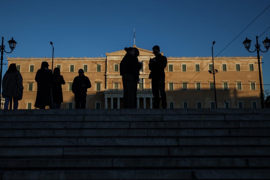 Διεφθαρμένη χώρα, σάπια ζωή