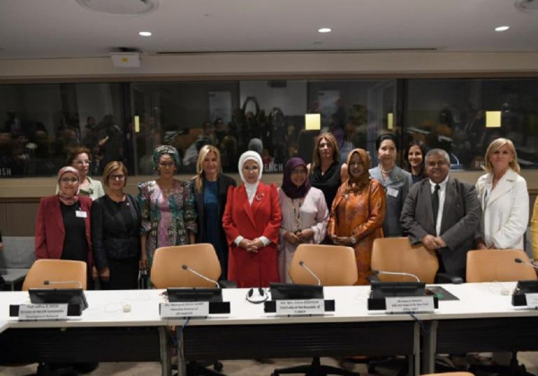 Η Μαρέβα, η Εμινέ και η Ιβάνκα Τραμπ