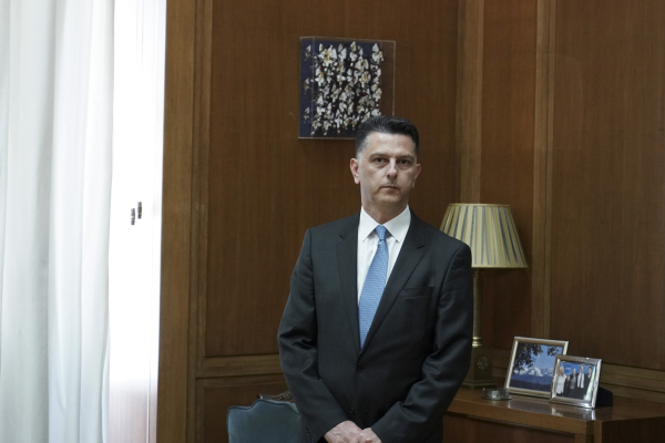 Ψάχνουν τον... ύποπτο εντός των τειχών