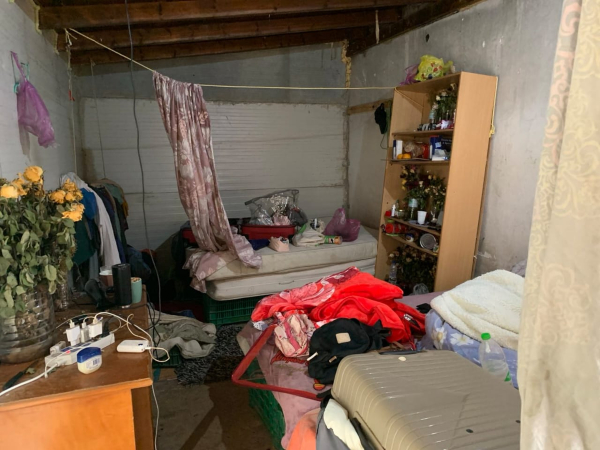 Πώς δρούσε το κύκλωμα εκμετάλλευσης εργατών γης: Ζούσαν σαν τα ποντίκια, χωρίς μισθό και με εξαντλητικά ωράρια