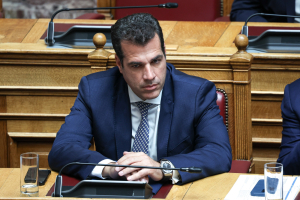Ο Πλεύρης με τους μετανάστες -πιστεύει ότι- ξαναβγαίνει βουλευτής