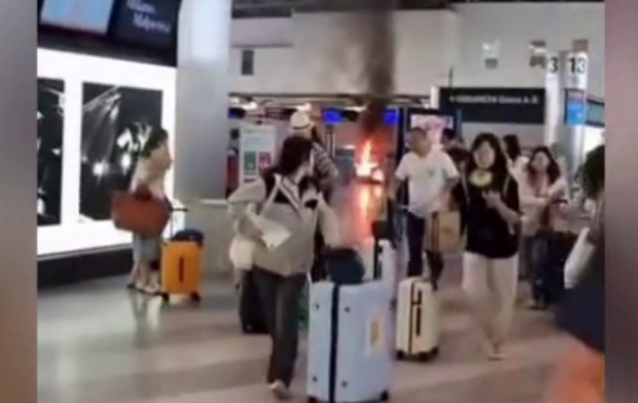 Μιλάνο: Σκηνές πανικού στο αεροδρόμιο, άνδρας έβαλε φωτιά στο check-in (Εικόνες και βίντεο)